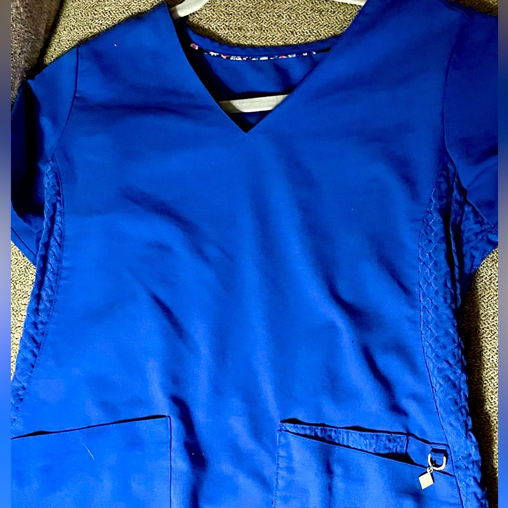 VERA BRADLEY SCRUB TOP XS